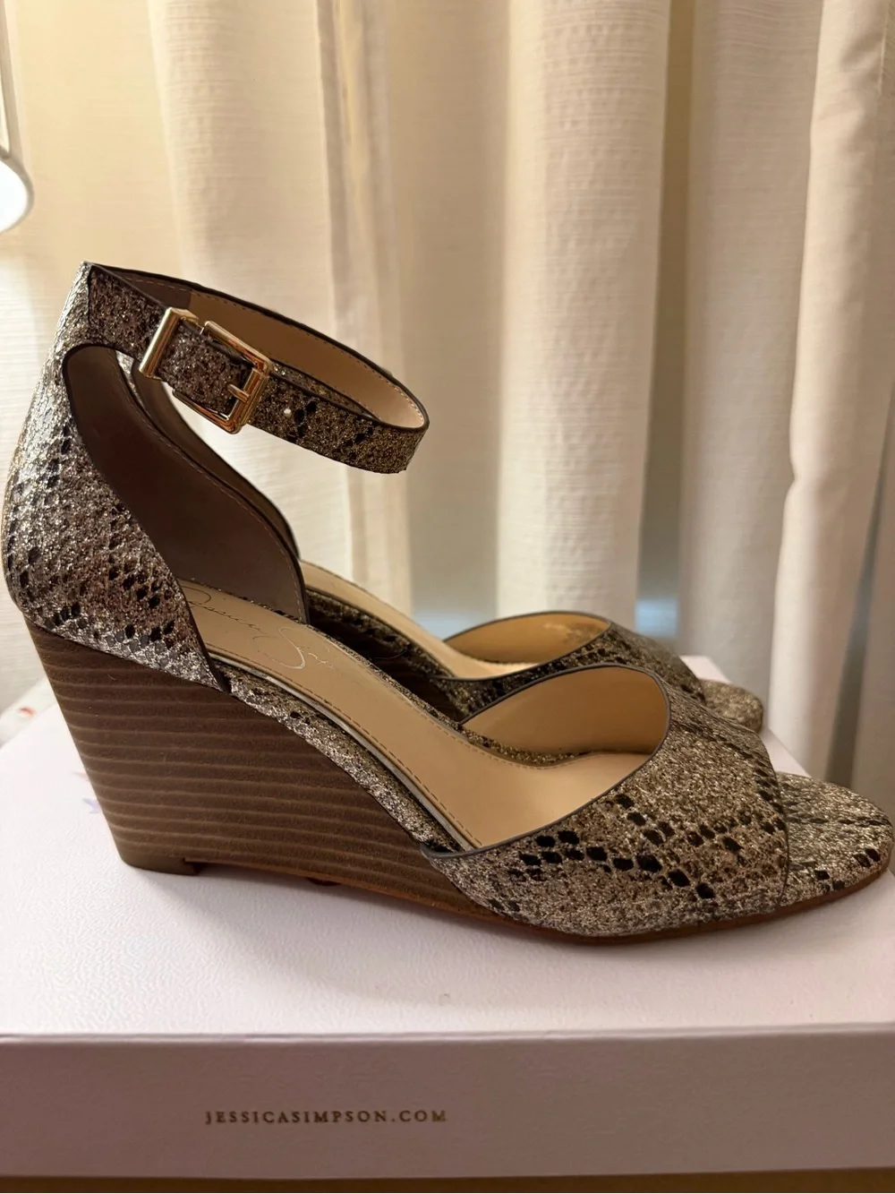 Jessica Simpson Metallic Gold Snake-Print Peep-Toe Ankle Strap wedge heels 8M